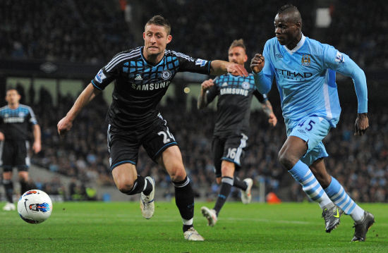 包括背靠背 包括背靠背